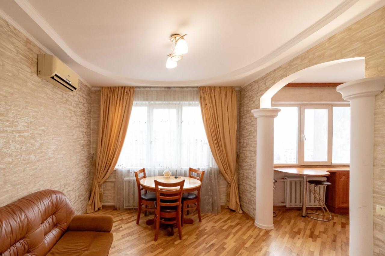 Kvartirkoff Na Ozernaya 8 Kiew Exterior foto